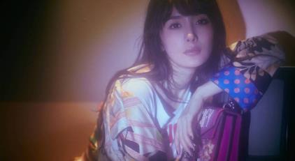 杨幂最新造型齐刘海