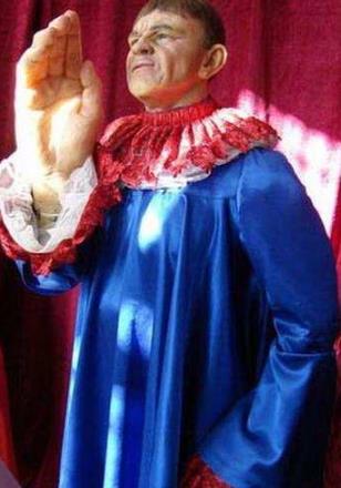 这么奇葩的人类是外星球上派来的吧