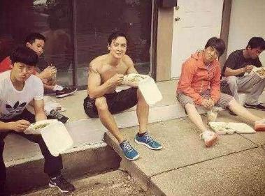 明星片场都吃些什么 明星片场都吃些什么