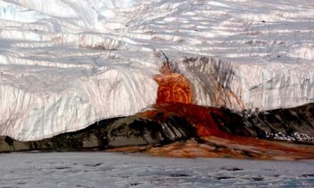 血瀑布血雨血水湖 血瀑布血雨血水湖