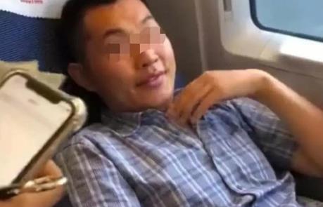 霸座男无赖出新高度 霸座男无赖出新高度