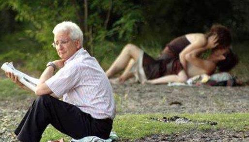 单身狗尴尬的瞬间 单身狗尴尬的瞬间