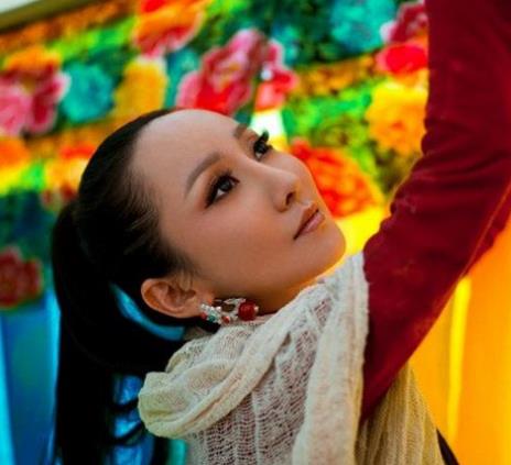 萨顶顶人设崩塌