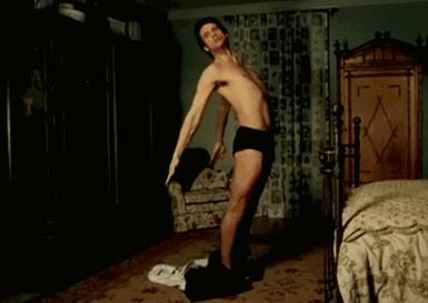 反常脱衣什么意思