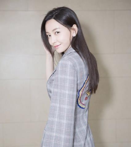 于文文整容前后对比 于文文整容前后对比