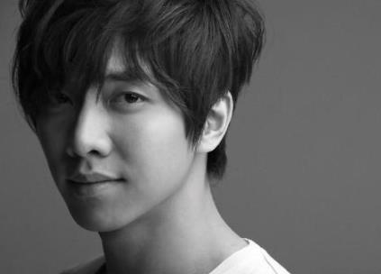 李胜基的女朋友是谁