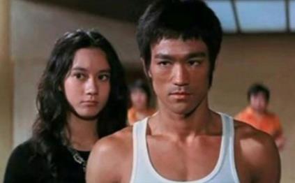 苗可秀永远不被遗忘的龙女郎