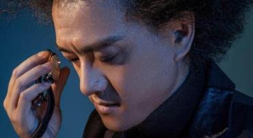 赵英俊和雪村撞脸