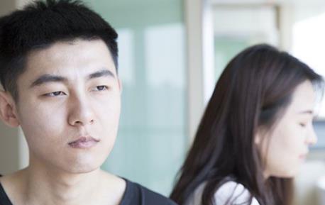 出现这些情况说明男人有外遇了