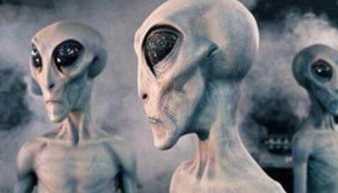 月球居然发现外星飞船:霍金为什么不让人们登月