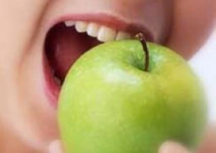 牙龈出血是什么原因造成的