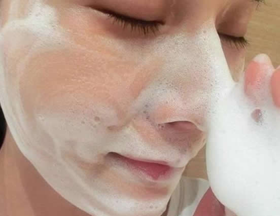 洗面奶洗多久比较好，洗面奶洗脸洗多久才正确