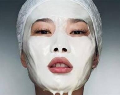用什么洗脸可以美白 用什么洗脸可以美白