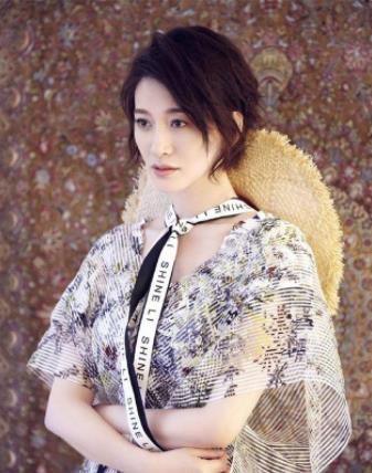 鄢颇李小冉为什么分手：李小冉现任老公是谁