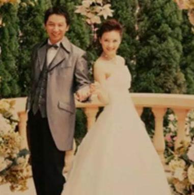 乐珈彤现在怎么样了：乐珈彤与儿子合照