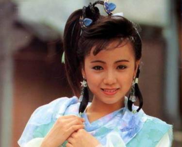 邓萃雯主演的电视剧：邓萃雯年轻时的照片