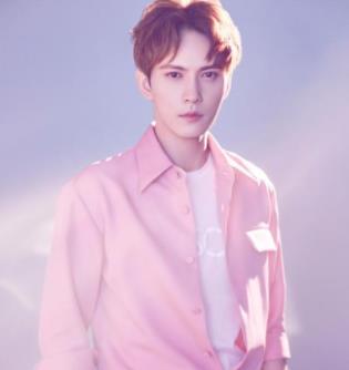 徐正溪结婚了吗老婆是谁：徐正溪帅气撩人写真