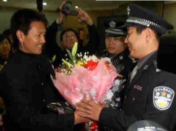 解救吾先生真实事件：真正被绑架的居然是他