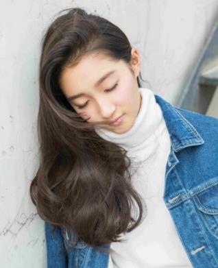 关晓彤背景:关晓彤个人资料 关晓彤背景:关晓彤个人资料