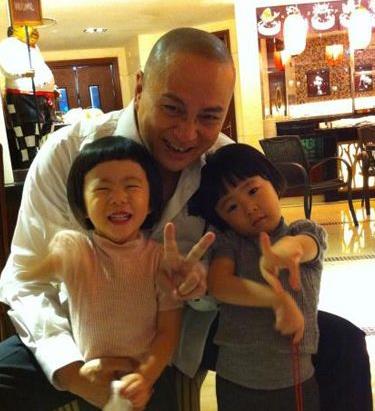 汤镇业个人资料：汤镇业的四个双胞胎