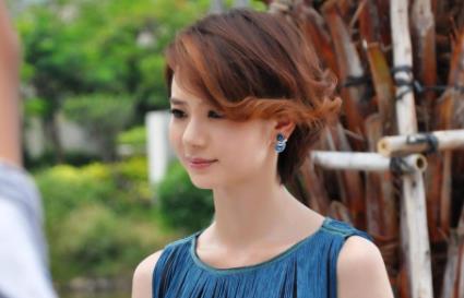 戚薇短发图片：戚薇爱情回来了发型