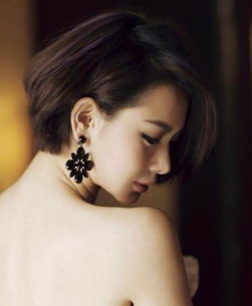 戚薇短发图片：戚薇爱情回来了发型