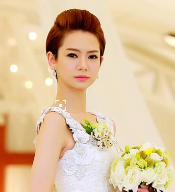 戚薇短发图片：戚薇爱情回来了发型