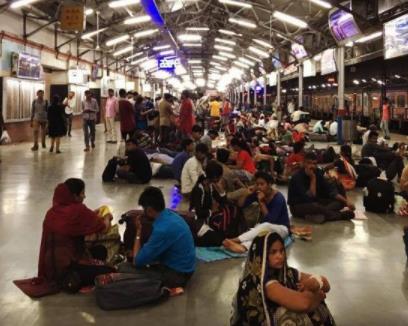 印度火车真的有挂票吗：为什么印度火车挂那么多人