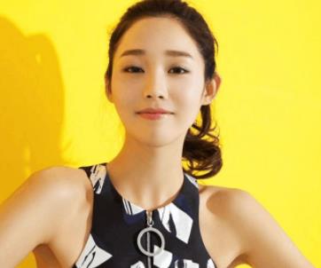 我的体育老师李思涵:李思涵图片 我的体育老师李思涵:李思涵图片