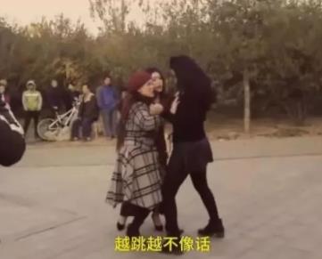 郑州尬舞：尬舞令人尴尬引起众怒 市民表示不忍直视