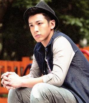 长脸适合什么发型：男生长脸适合什么发型