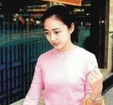 朱丽倩为什么不保养：刘德华女儿竟这么好看