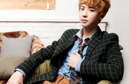 朴灿烈kokobop写真：朴灿烈kokobop手机壁纸