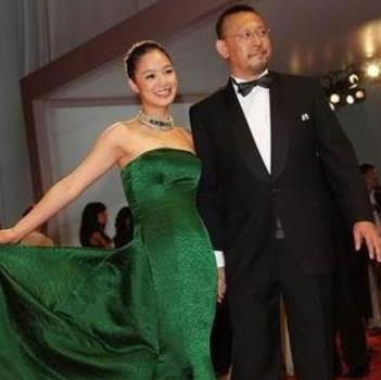 周韵是怎么勾搭姜文的：周韵理发师事件是怎么回事