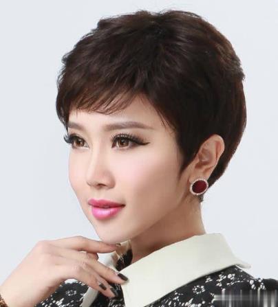 40岁留什么发型显年轻：适合40岁女人烫的头发