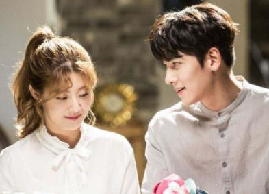 南志铉池昌旭公布恋情：池昌旭剃寸头形象图片