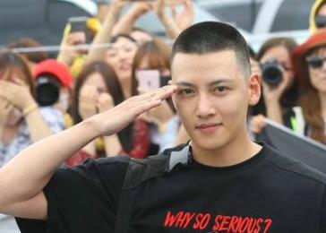 南志铉池昌旭公布恋情：池昌旭剃寸头形象图片