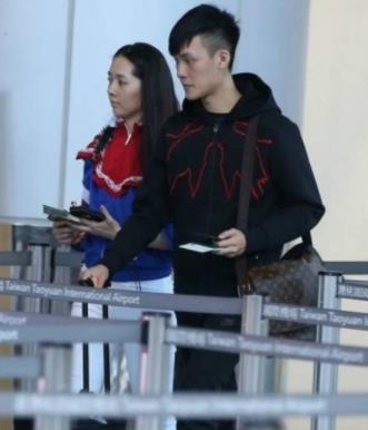 郭碧婷素颜现身无人识：这样的郭碧婷还是你的女神吗