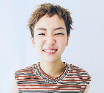 雅痞女的穿衣风格：女生雅痞发型图片