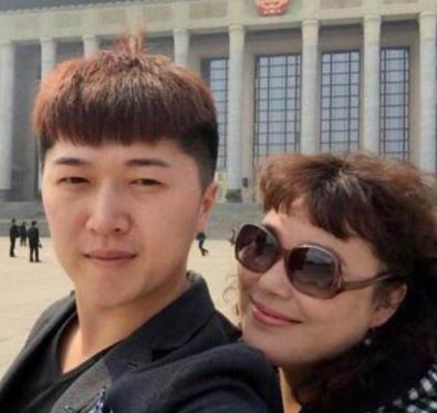 李菁菁第三任老公是谁：李菁菁找小25男友照片