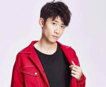 张一山和白雪分手了吗：张一山喜欢杨紫的证据