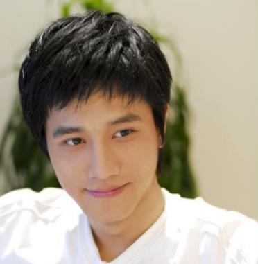 彭冠英现实老婆叫什么：彭冠英和张含韵分手了吗