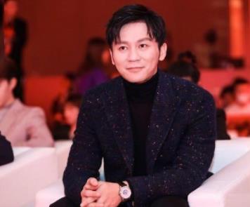 李晨独自现身机场怎么回事:被爆出席范丞丞颁奖活动 李晨独自现身机场怎么回事:被爆出席范丞丞颁奖活动