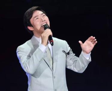 费玉清为什么不结婚：费玉清怎么有点娘娘腔是同志吗