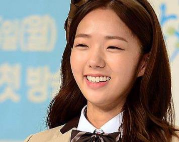 蔡秀彬俞承豪承认恋情：蔡秀彬整了吗