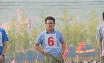 费启鸣为什么这么红：费启鸣最胖的照片