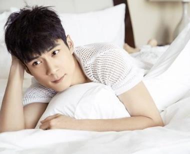 国民男神韩东君在剧组痛哭：韩东君的前女友们