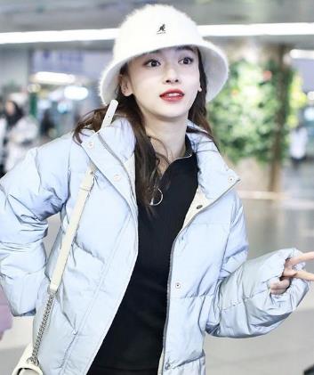 吴谨言偶遇于正：两人相聊甚欢