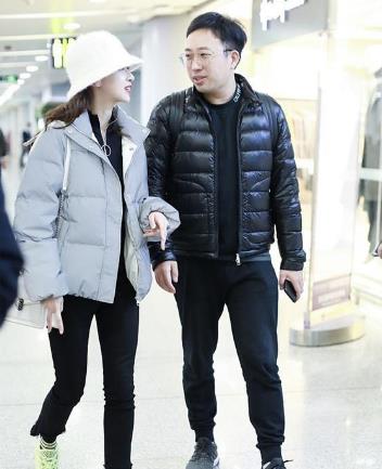 吴谨言偶遇于正：两人相聊甚欢