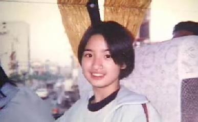 林依晨胡歌为什么分手：林依晨小时候的照片